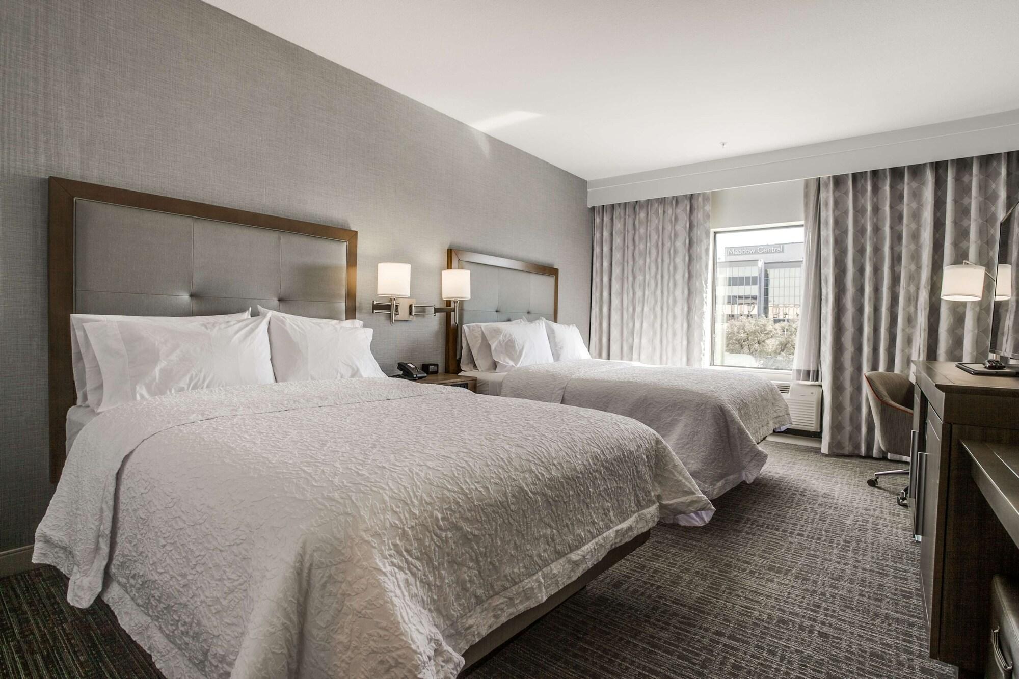 Hotel Hampton Inn & Suites Dallas-Central Expy/North Park Area 3*